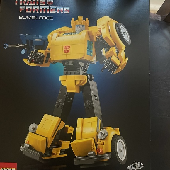 LEGO Transformers BumbleBee #10338 NEW 950pcs - Picture 3 of 4